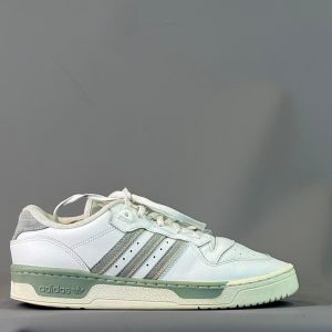 Adidas Retro Court / Vintage Lifestyle Sneakers